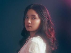 Sisi Lain Bunga Reyza Terbuka, Lebih Berani dan Ekspresif