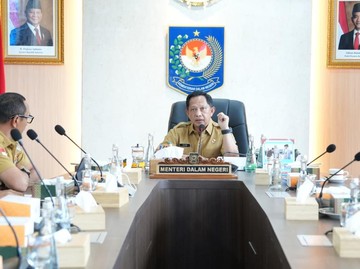 Dukung Transisi Energi, Mendagri Minta Pajak Kendaraan Listrik Dihapus
