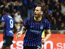 Hakan Calhanoglu Tetap di Inter Musim Depan