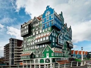 7 Hotel Unik di Dunia dari Bentuk Es hingga Pohon, Mau Coba Nginep di Mana?