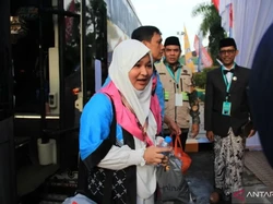 Kisah Latifa, Remaja 15 Tahun Jadi Jemaah Haji Termuda asal Sumbar