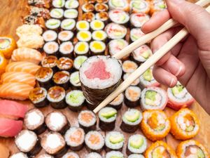 18 Juni Sushi Day! Negara Asal Sushi Ternyata Bukan Jepang