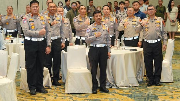 Kakorlantas Polri Irjen Agus Suryonugroho resmi membuka aktivitas Anev Operasi Ketupat 2026