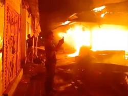 Selidiki Kebakaran, Tim Labfor Polda Jatim Turun ke Pasar Baru Tuban