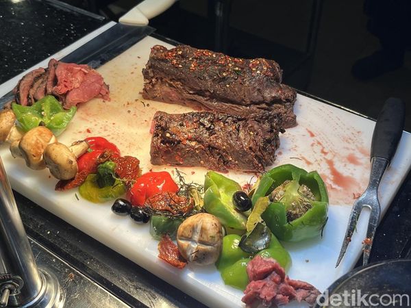 Lezatnya Crying Tiger hingga Bebek Kari Merah ala Chiang Mai Ada di Jakarta