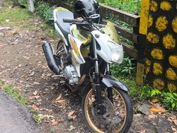 Ditemukan Sandal dan Motor Diduga Milik Korban Tewas di Jembatan Cangar