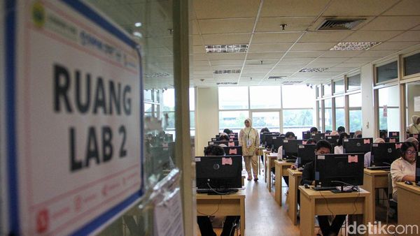 Mengintip Jalannya UTBK Serentak di Universitas Negeri Jakarta