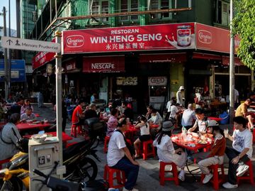 Menikmati Sarapan Khas di Kopitiam Kuala Lumpur