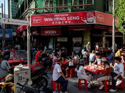 Menikmati Sarapan Khas di Kopitiam Kuala Lumpur