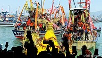 Nelayan Prigi Gelar Larung Sembonyo di Tengah Paceklik Ikan