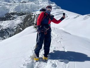 Kilimanjaro Jadi Gunung Es Pertama Furky Syahroni, Titik Tertinggi di Afrika