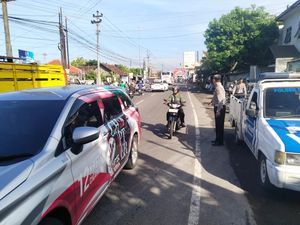 Bus Hilang Kendali Seruduk 3 Motor di Piyungan Bantul