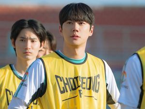 First Look Lee Jun Young di Drakor Soul-Swap Reborn Rookie