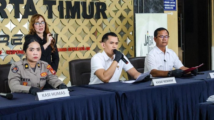 Satreskrim Polres Jakarta Timur menangkap komplotan ganjal ATM.  (Dok. ist)