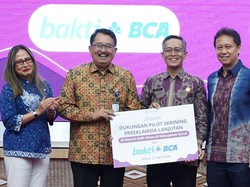 Tekan Stunting, BCA Salurkan Bantuan Alat Deteksi Preeklamsia