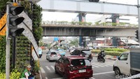 Lampu Lalu Lintas Mati Akibat Pemadaman Listrik