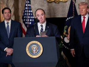 Video: Pentagon Pecat Sekretaris Angkatan Laut AS Phelan