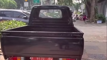 Viral Mobil Dinas Parkir di Trotoar, Satpol PP DKI Minta Maaf