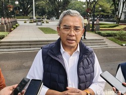 Farhan Akui Kinerja Penyapu Jalan di Bandung Kurang Efektif