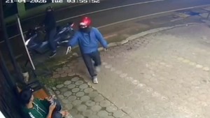 4 Fakta Aksi Begal Berpistol Gasak Ponsel di Bandung