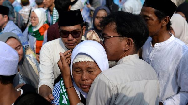 Bingkai Sepekan: Perjalanan Haji Dimulai