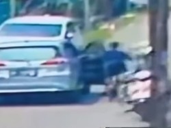 Kronologi Bocah di Makassar Patah Tulang gegara Pintu Mobil Terbuka Mendadak