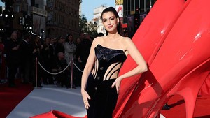 Foto: Pesona Anne Hathaway di Premier The Devil Wears Prada 2 London