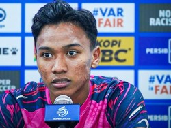 Arkhan Fikri Pantang Gentar, Arema Bidik 3 Poin di Kandang Persib