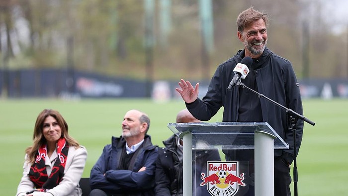 Juergen Klopp kangen melatih lagi setelah melihat fasilitas canggih klub ini.