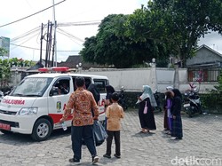 Siswa Lombok Timur Diduga Keracunan MBG Bertambah, Ortu Ngomel-ngomel