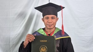 Kisah Abdul, Anak Petani yang Sukses S2-Jadi Wisudawan Terbaik di UNJ