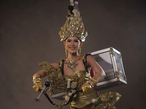 Viral Kostum Nasional Unik Puteri Indonesia Sumsel, Jadi Tukang Pempek Sepeda