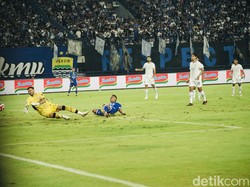 Arema Ukir Sejarah di GBLA, Marcos Santos Bangga Meski Hasil Imbang