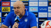 Penyebab Bojan Hodak Absen di Laga PSM Vs Persib