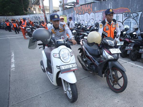 Penertiban Parkir Liar di Kawasan MRT Lebak Bulus
