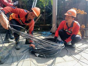 Kabel Semrawut Disikat, Provider Bandel di Badung Terancam Denda Rp 50 Juta