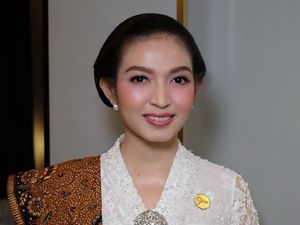 Gaya Kartini Ala Selvi Ananda, Memukau Dengan Kebaya & Riasan Soft Glam