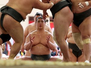 Sumo dan Tradisi, Latihan Digelar di Kuil Yasukuni
