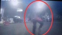 Viral Video Anak Punk Tabrakkan Diri ke Mobil di Pekalongan