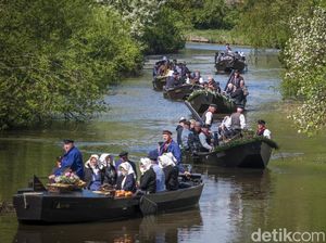 Armada Perahu Gambut Berlayar dari Worpswede ke Bremen