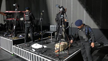 Brimob Polda Metro Sterilisasi Indonesia Arena Jelang Konser Pulse On Jakarta