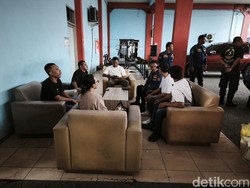 DC Pinjol Prank Kebakaran Warung Nasi Goreng di Semarang Datangi Mako Damkar