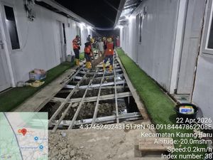 Kontraktor Kebut Perbaikan Jalur Pedestrial Huntara di Tamiang yang Amblas