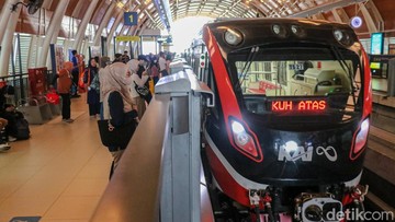 Penumpang Dengar Suara Keras Sebelum LRT Jabodebek Mati di Stasiun Cawang