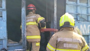 Mess Pekerja Pelabuhan Makassar Kebakaran, Damkar Dikerahkan