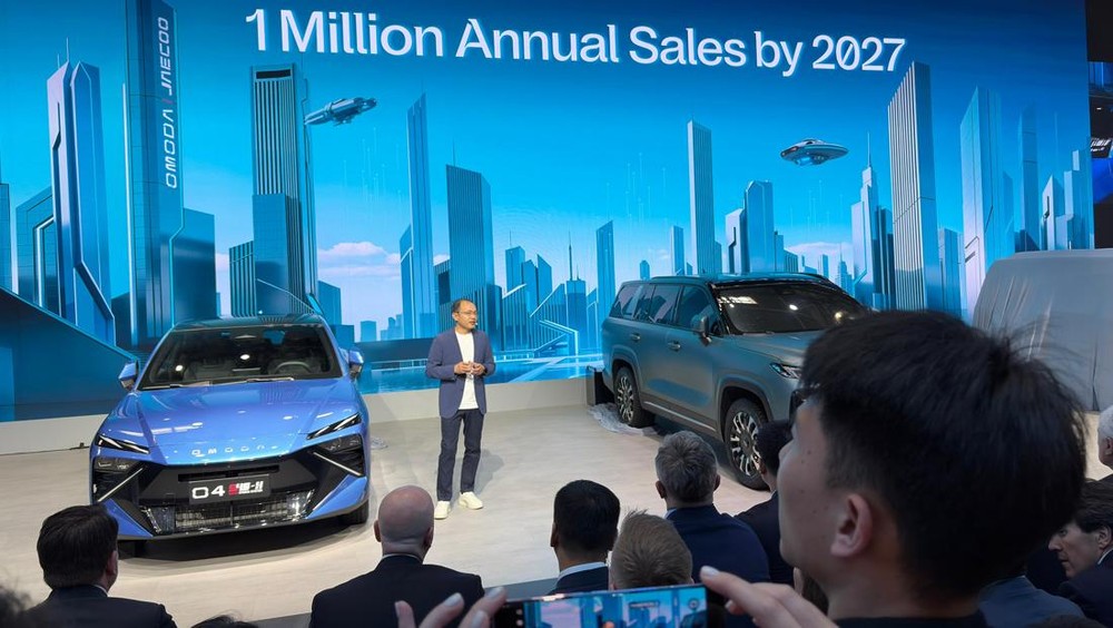 Omoda O4 Desain Robotik Curi Perhatian