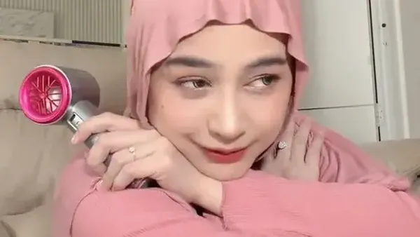 Ria Ricis Tampil Beda, Apanya Ya?