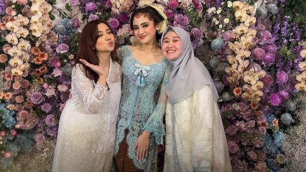 Rizkina Nazar hadir di siraman Syifa Hajdu