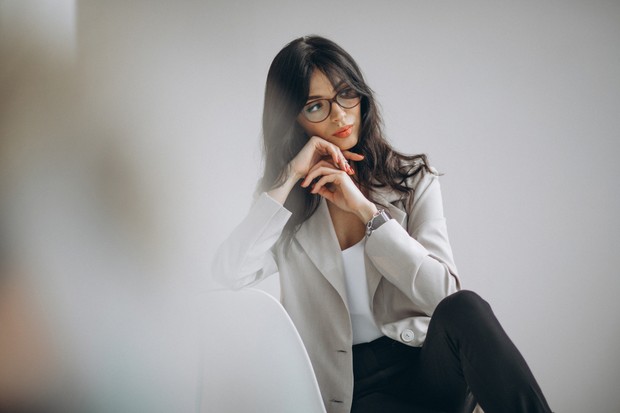 Scorpio adalah zodiak introvert yang punya jiwa pemimpin dengan kekuatan pada strategi, keberanian, dan aura dominan.