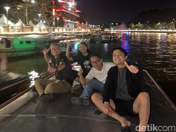 Dari Klotok Malam ke Realita Pagi: Cerita Dua Wajah Sungai Martapura